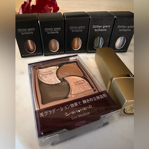 Eyeshadow palette, lipstick and 5 glitter glam (NEW) - Picture 4 of 12